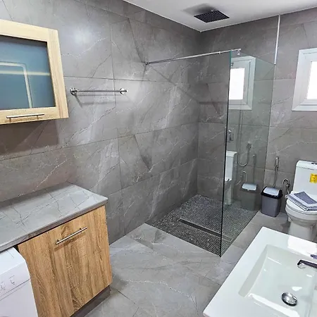 Eviathe Daire Larnaca